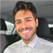 Biologo iscritto all'albo, impartisce lezioni di Biologia e Scienze